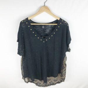 Torrid Sheer V-neck Studded Pattern Blouse size 0